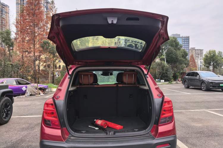 Used Chevrolet Trax 2016 1.4T Manual Two-Wheel Drive Comfort Version with Sunroof
