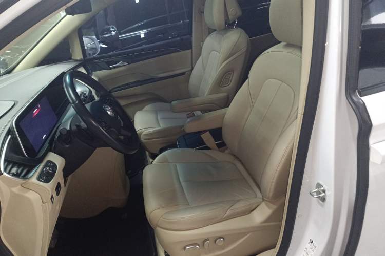 Used Buick GL8 2022 ES Landtrek 653T Luxury Edition