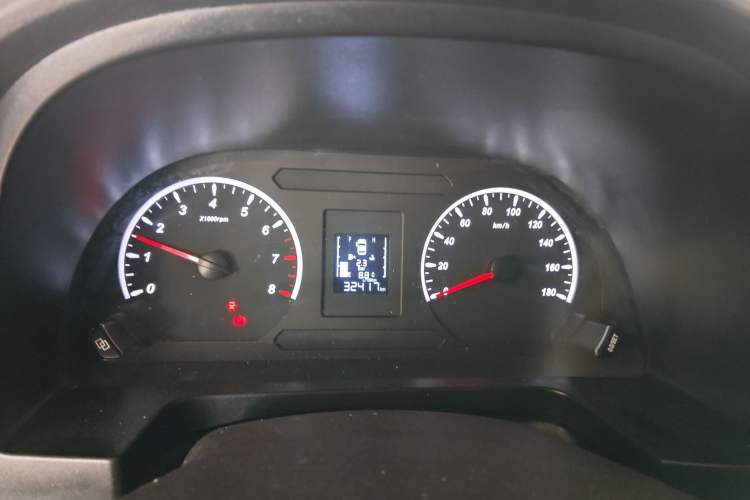 Used FORTHING Lingzhi 2022 M5L 1.6L Utility Model 7 Seats
