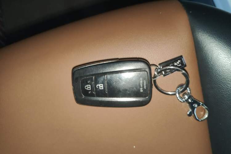 Used Toyota RAV4 2022 Dual-Engine 2.5L E-CVT Two-Wheel Drive Elite Edition
