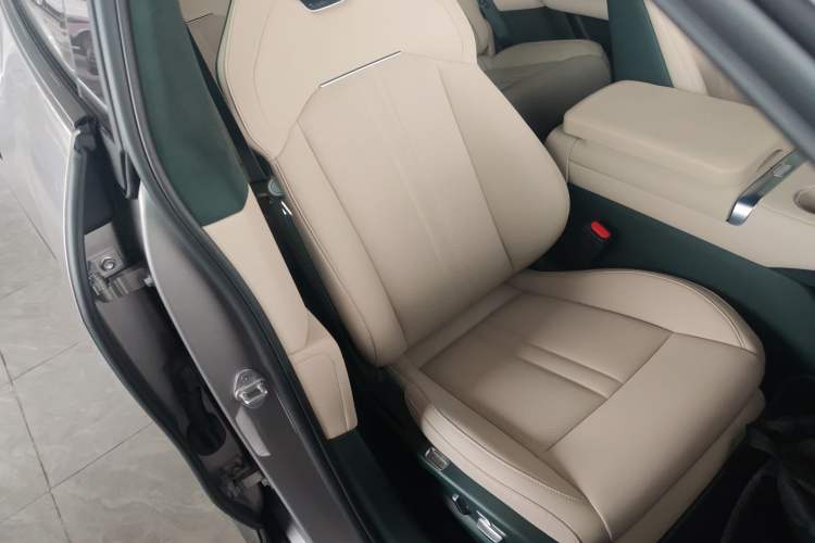 Used  YU7 2025 Ultra-Long Range High-Performance All-Wheel-Drive Max Edition