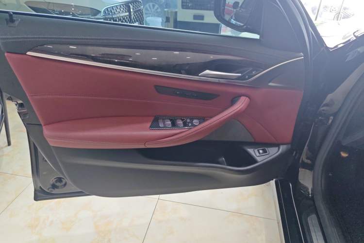 Used BMW 5 Series 2021 525Li Luxury Package
