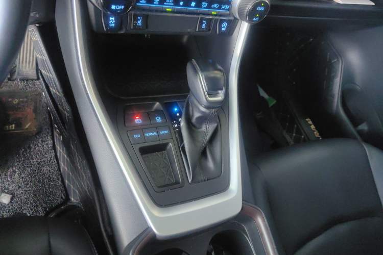 Used Toyota RAV4 2022 2.0L CVT Two-Wheel Drive Fashion Plus Edition
