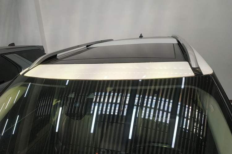 Used Land Rover Discovery 2019 2.0T SE
