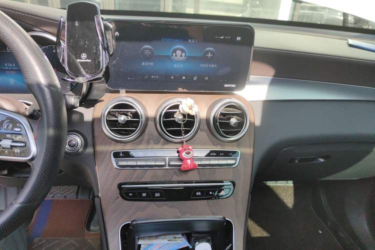 Used Mercedes-Benz GLC 2020 Facelift GLC 260 L 4MATIC Luxury Edition
