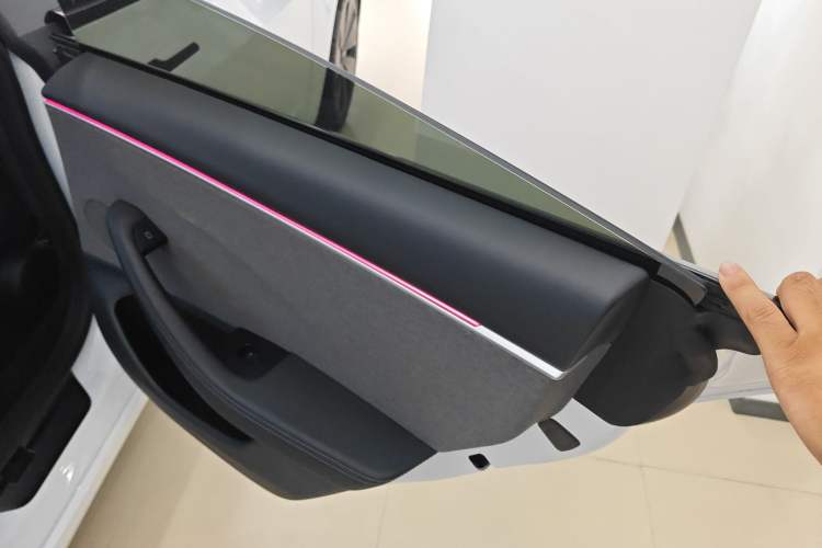 Used Tesla Model 3 2023 Rear-Wheel-Drive Version
