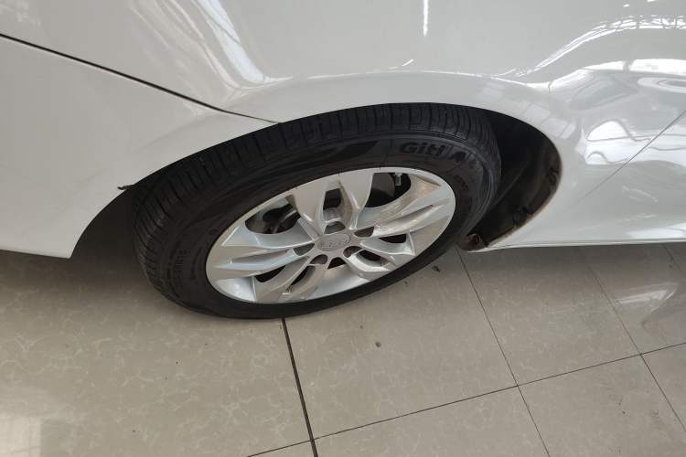 Used Geely Auto Emgrand 2016 Sedan 1.5L Manual Upward Edition