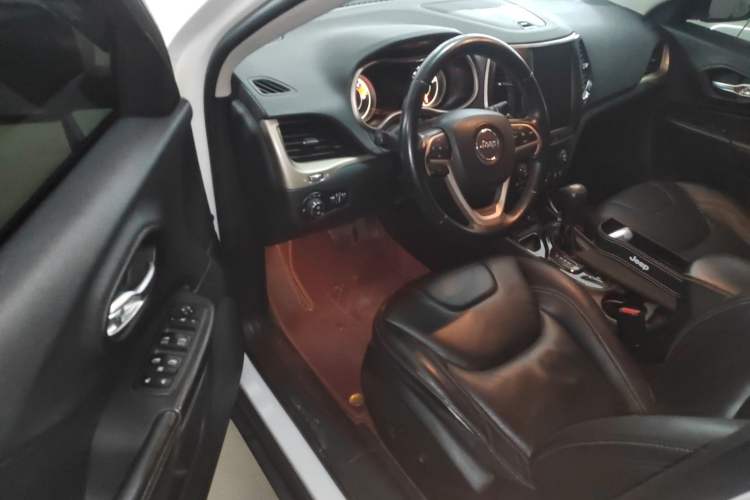 Used  Cherokee 2016 2.0L Superior Edition
