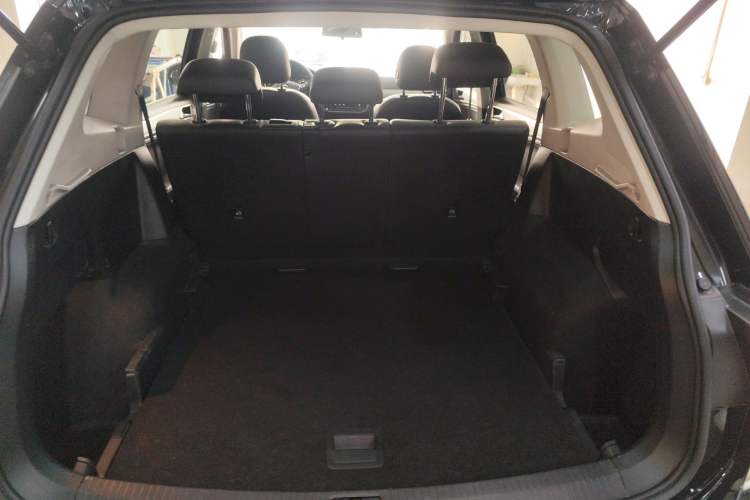 Used Volkswagen Tiguan L 2021 280TSI Automatic Two-Wheel Drive Smart Edition
