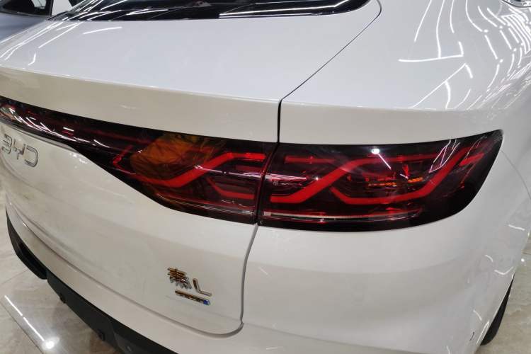 Used BYD Qin L 2025 DM-i Smart Drive 80KM Leading Model