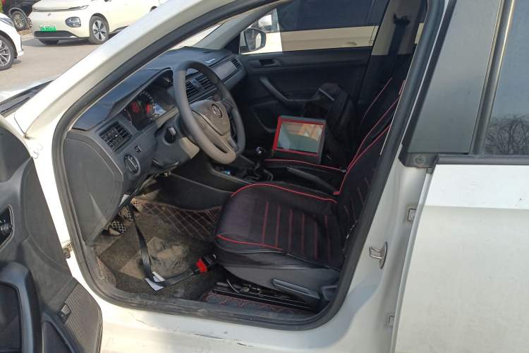 Used Volkswagen Santana 2016 1.6L Manual Fashion Edition