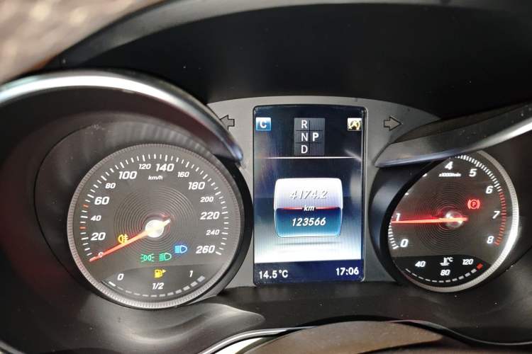 Used Mercedes-Benz GLC 2016 GLC 260 4MATIC Luxury Model