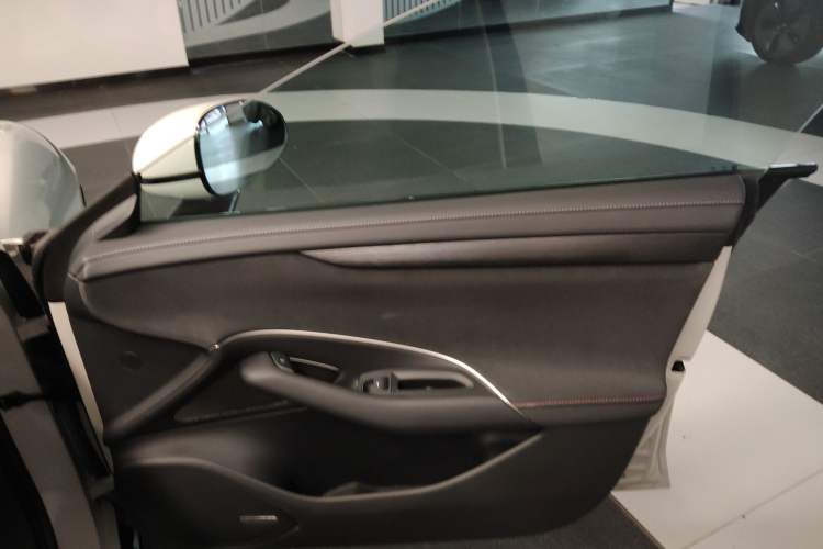 Used  SU7 2024 Rear-Drive Ultra-Long Range Advanced Pro-Level Intelligent Driving Version
