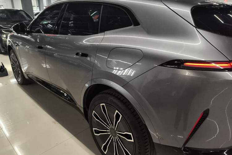 Used  07 2024 Max Extended-Range Edition