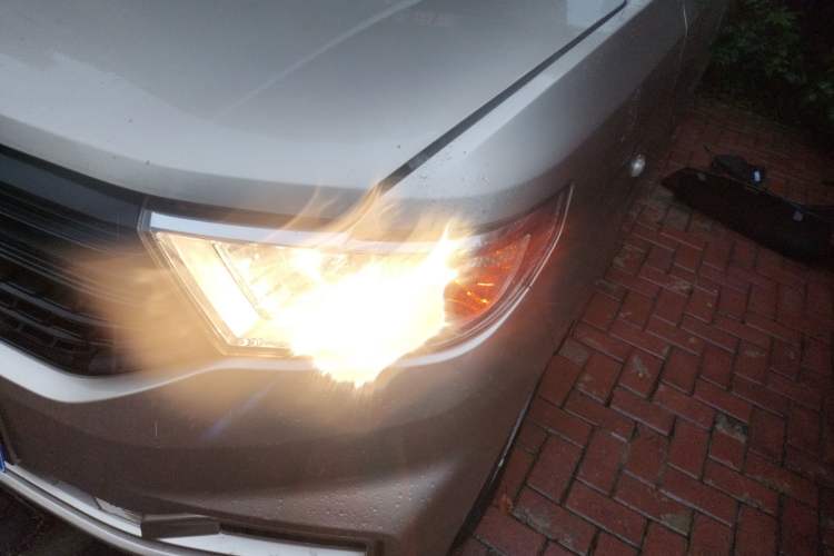 Used Wuling Hongguang V 2022 1.5L Jingqu Version Hydraulic Power Steering LAR