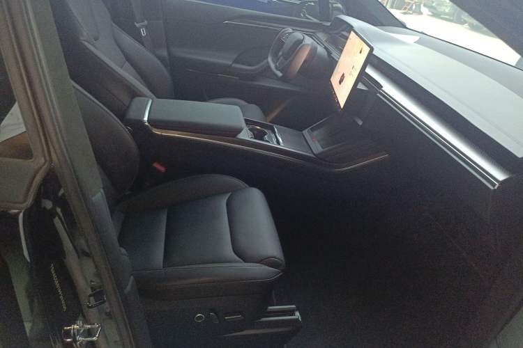 Used Tesla Model X 2023 Three-Motor All-Wheel-Drive Plaid Version
