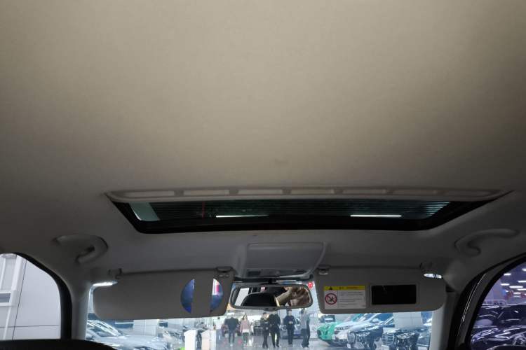 Used Volkswagen Gran Lavida 2013 1.6L Automatic Luxury Model
