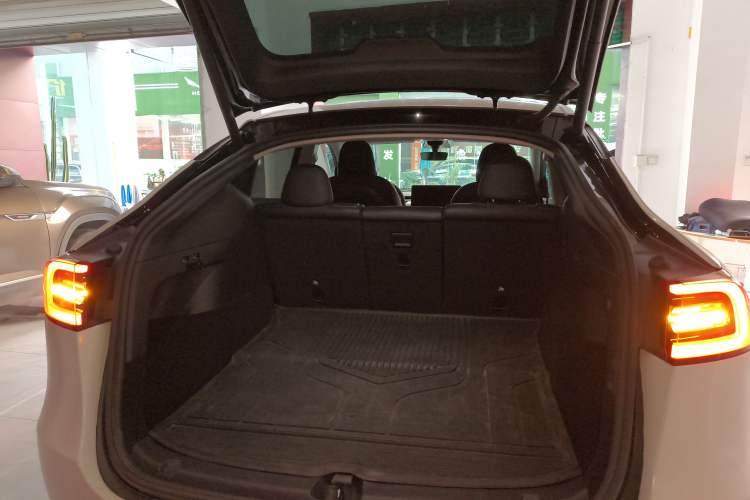 Used Tesla Model Y 2022 Rear-Wheel-Drive Version