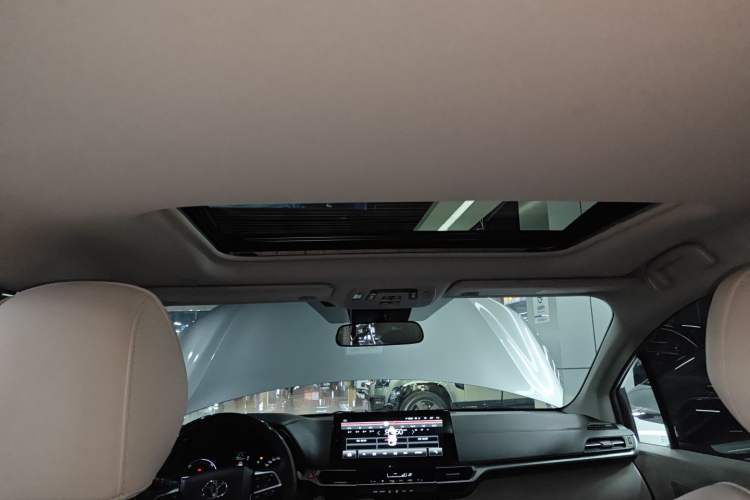 Used Toyota Sienna 2023 2.5L Hybrid Comfort Edition