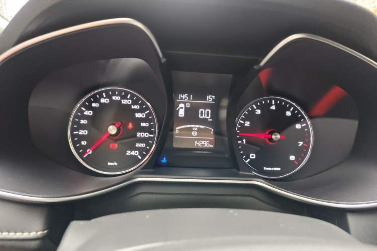 Used MG 6 2017 20T Manual Luxury Smart Connect Version China V Standard
