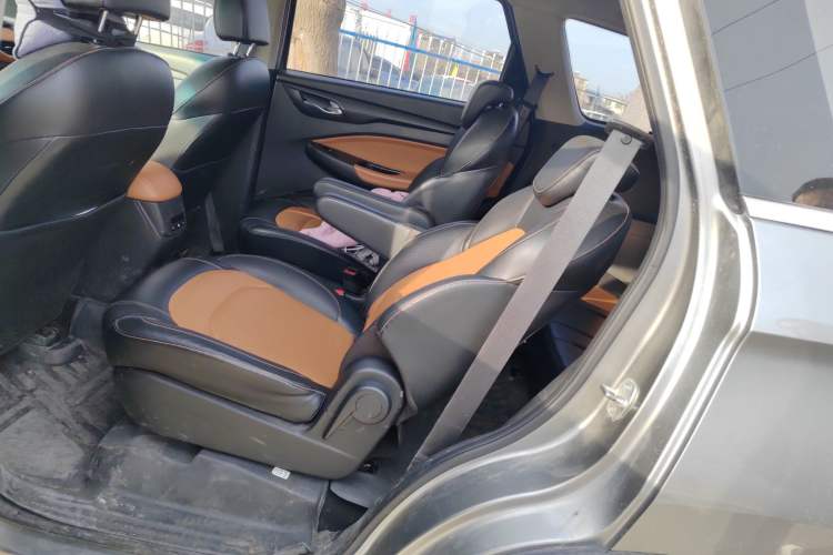 Used Wuling Hongguang S3 2018 1.5T Manual Luxury Model China V Standard
