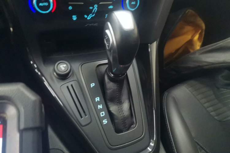 Used Ford Focus 2015 Sedan 1.6L Automatic Trend Model
