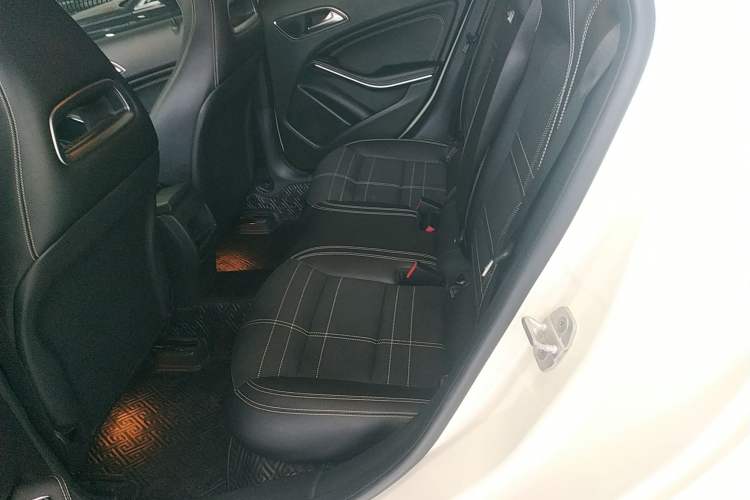 Used Mercedes-Benz A-Class 2015 A 200 Fashion Model