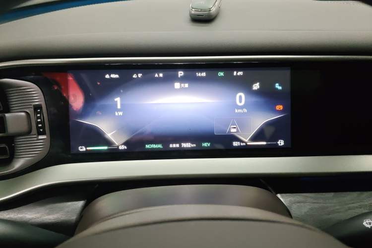 Used Denza D9 2024 DM-i 980 Four-Wheel Drive Prestige Model
