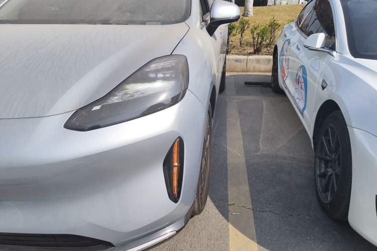 Used  HT 2023 670 Rear-Drive Ultra-High Voltage Version
