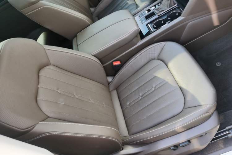 Used Volkswagen Viloran 2020 330TSI Luxury Edition
