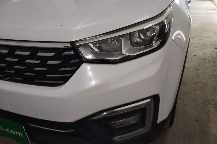 Used Changan CS55 2019 1.5T Manual Colorful Model China VI Standard
