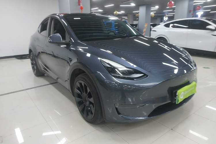 Used Tesla Model Y 2022 Long-Range All-Wheel-Drive Version
