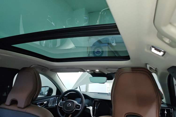 Used Volvo V60 2020 T5 Zhiyuan Luxury Edition
