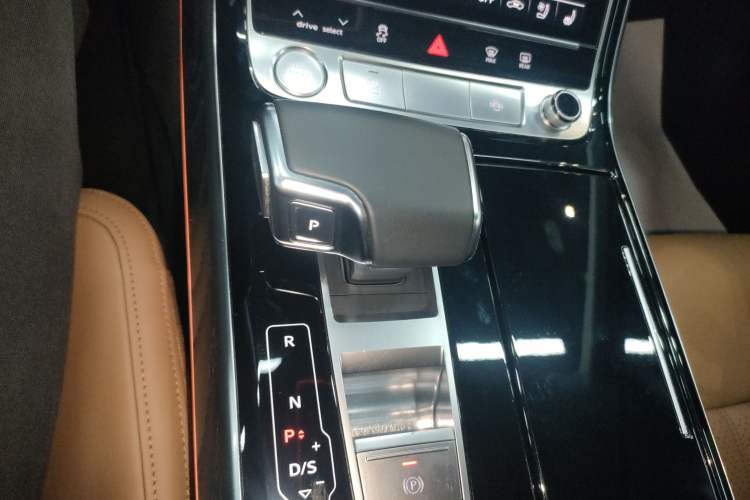 Used Audi A8 2019 Facelifted Plus A8L 50 TFSI quattro Comfort Version
