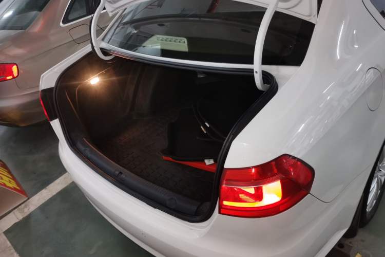 Used Volkswagen Lavida 2013 1.4TSI DSG Luxury Edition
