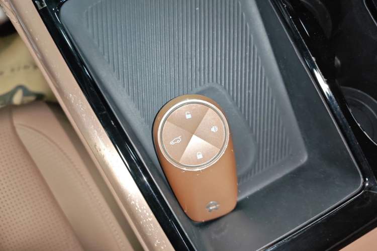 Used Nio ES8 2018 355 km Base Version 7-Seater Edition