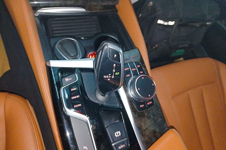 Used BMW 5 Series 2018 Restyled 530Li Leading Edition M Sport Package