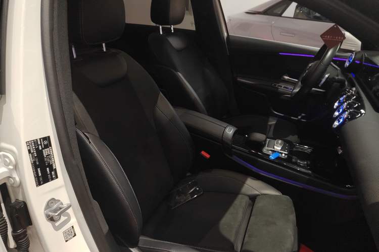 Used Mercedes-Benz A-Class 2022 Revised Version A 200 L Sport Sedan Fashionable Style
