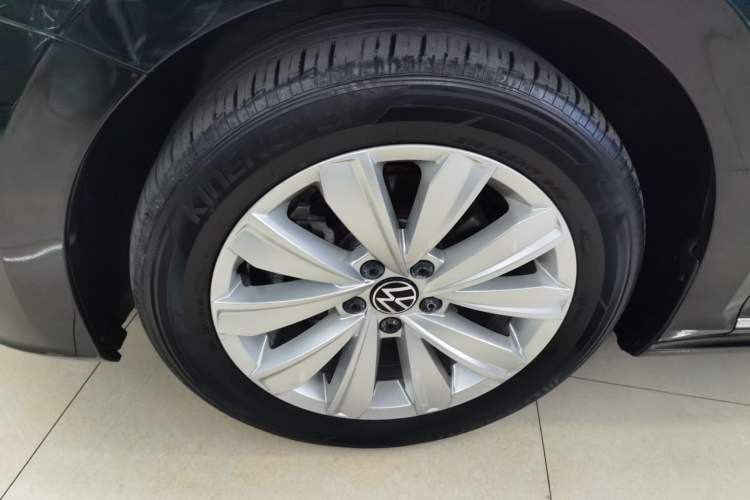 Used Volkswagen Passat 2020 Facelift 330TSI Elite Edition China VI Standard
