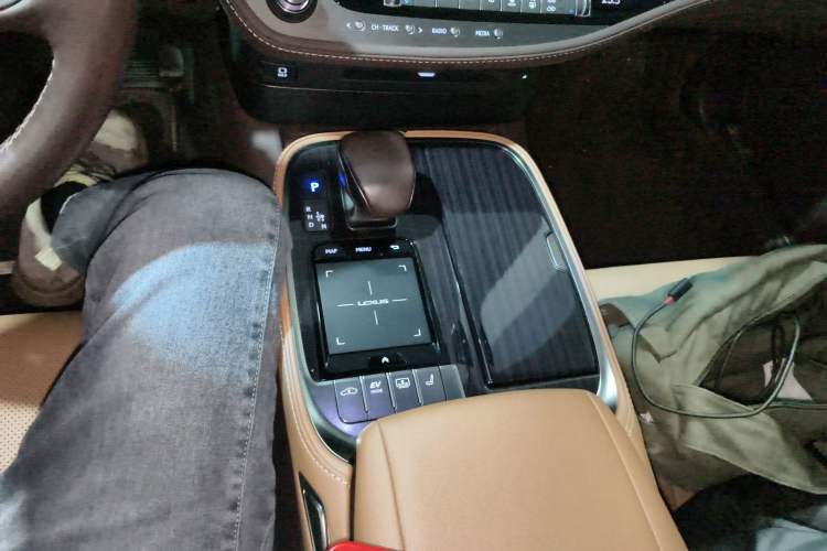 Used Lexus LS 2020 500h Excellence Edition China VI standard