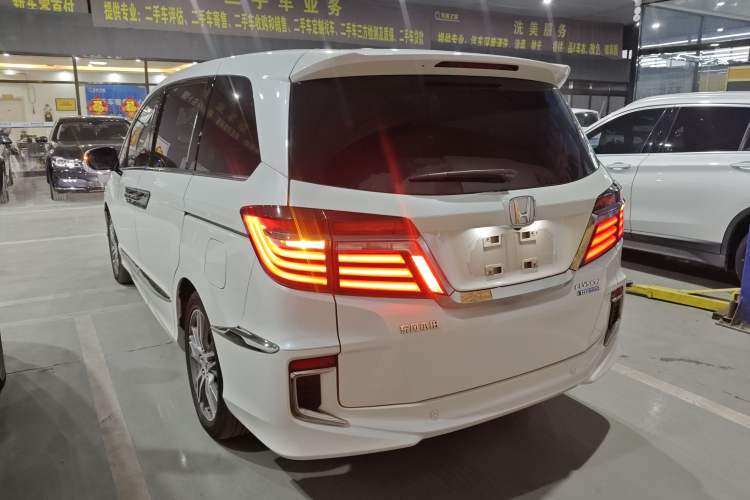 Used Honda Elysion 2019 2.0L Hybrid Luxury Edition
