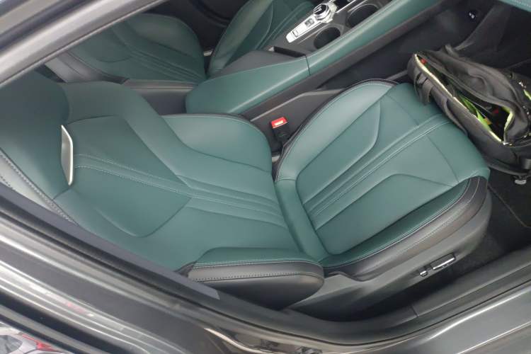 Used Changan UNI-V iDD 2024 Blue Whale Smart Electric iDD 136km ZhiKu Model