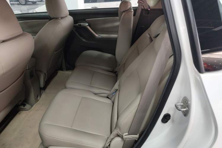 Used Toyota Verso 2015 180E CVT Crossover Edition
