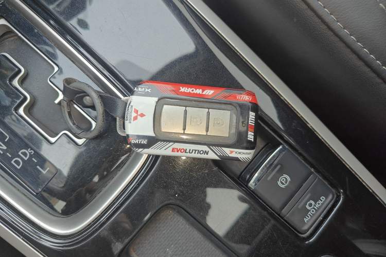 Used Mitsubishi Outlander 2019 2.0L Two-Wheel Drive Comfort Edition 7-Seater China VI Standard