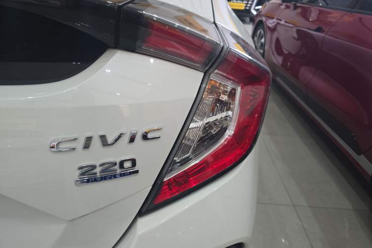 Used Honda Civic 2021 HATCHBACK 220TURBO CVT New Trendsetter