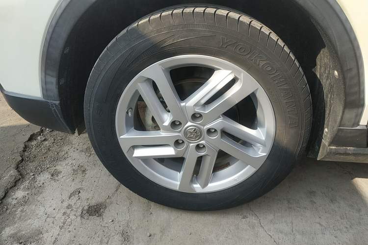 Used Venucia T60 2020 1.6L CVT Smart Drive Version China VI Standard
