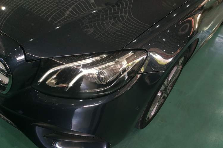 Used Mercedes-Benz E-Class 2016 E 300 L Sporty and Stylish Model
