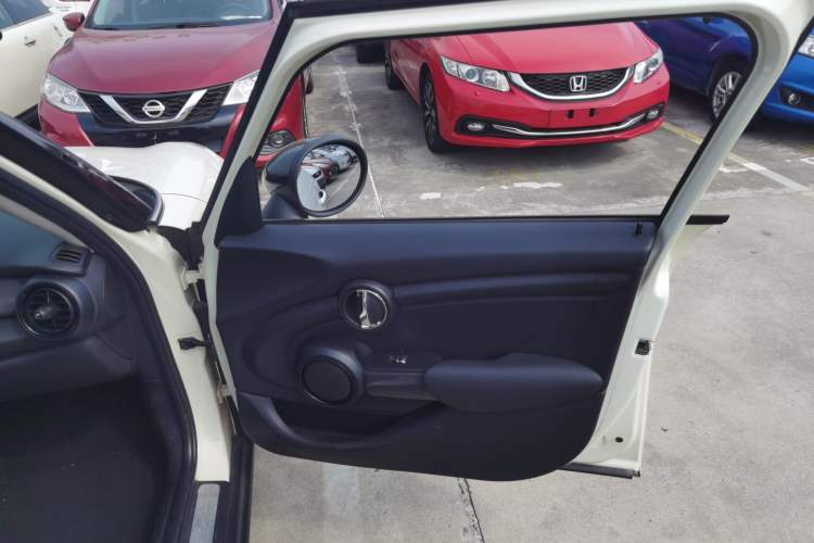 Used  MINI 2016 1.5T COOPER Five-Door Edition
