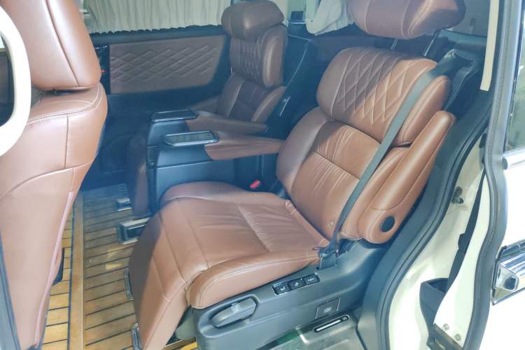 Used Honda Elysion 2019 2.0L Hybrid Supreme Edition
