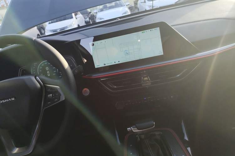 Used Oshan X5 2021 1.5T DCT Prestige Edition
